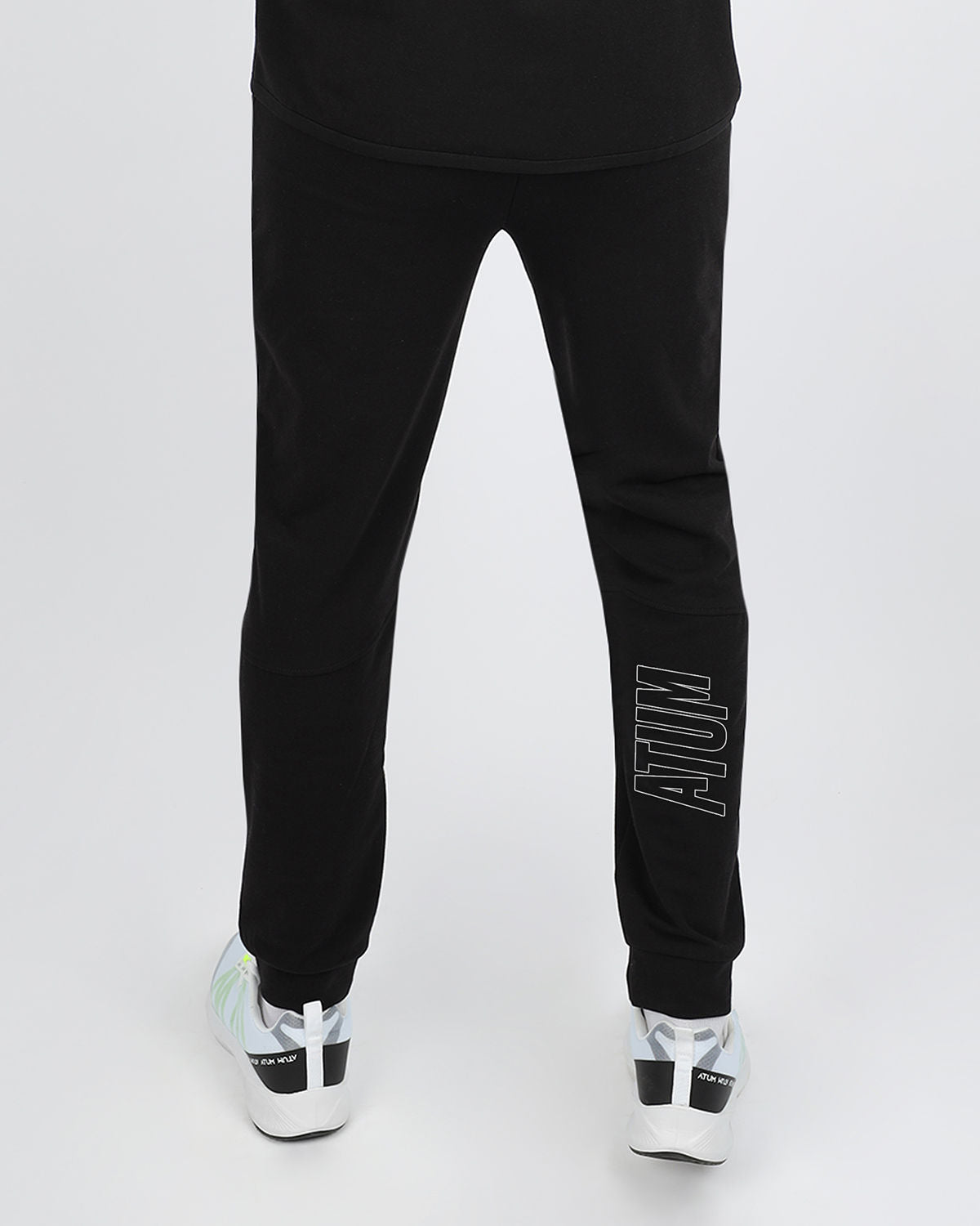 Men's Essential Black Jogger Pants-Atum -27433500