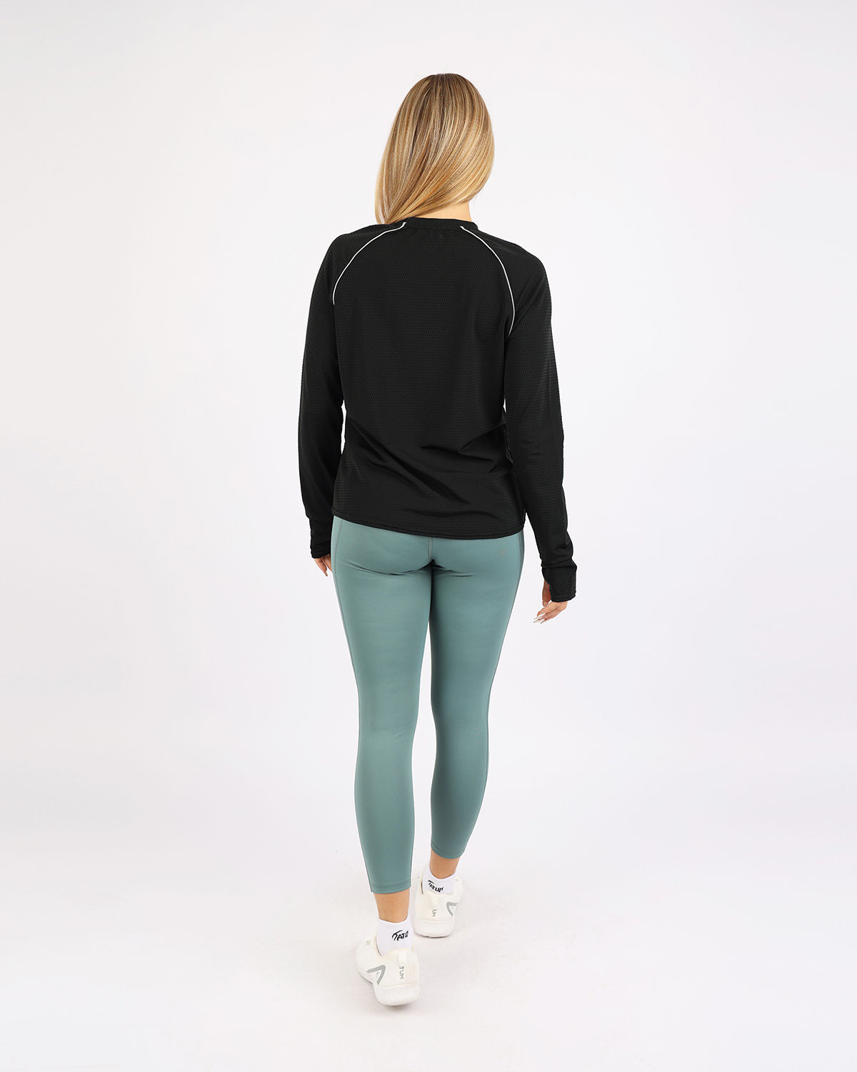 Long-Sleeve Training Black Top-Atum -2528427